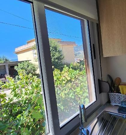 Apartament Teuta Пермет Екстер'єр фото