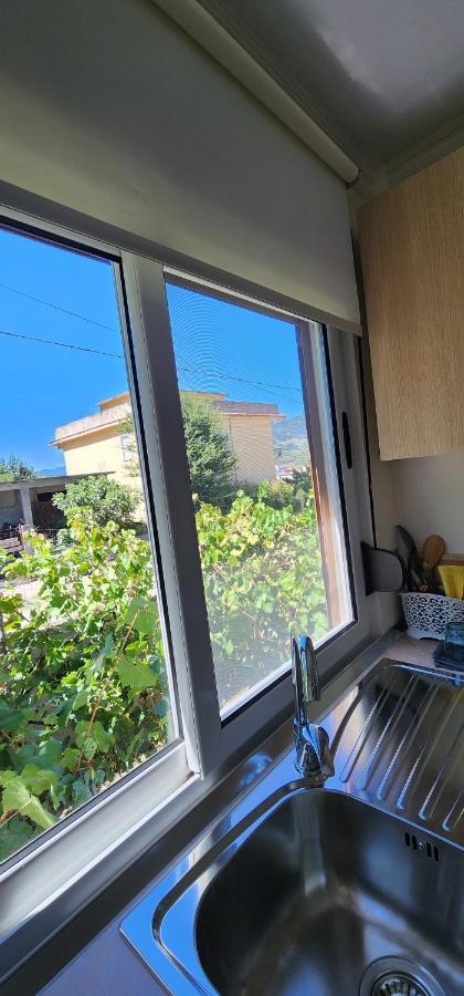 Apartament Teuta Пермет Екстер'єр фото