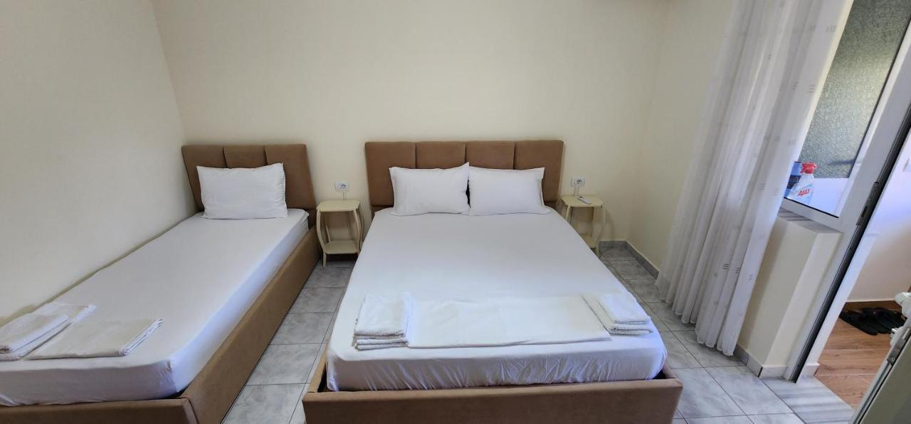 Apartament Teuta Пермет Екстер'єр фото